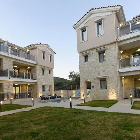 Moments A2 Walking Distance To The Beach! *