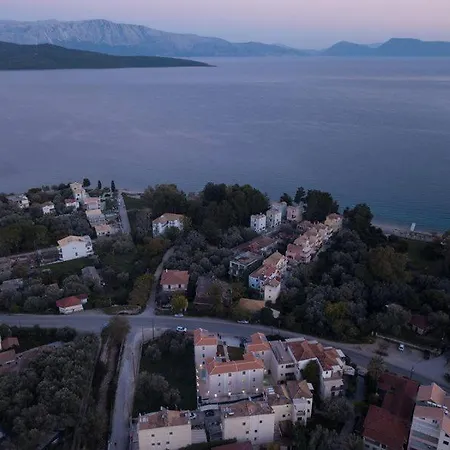 Moments A2 Walking Distance To The Beach! Nikiana